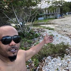 Meet your Posher, Deloy